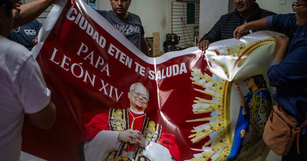 En Chiclayo, Perú, la gente aclama al ‘papa peruano’